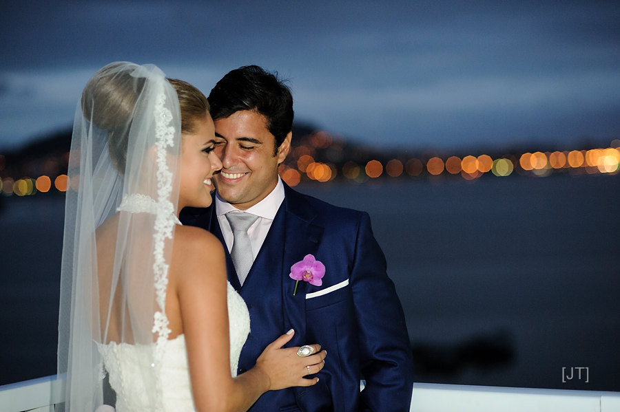 Melhores lugares para casamentos em Florianópolis, casamento com vista do mar por Julio Trindade Fotografia