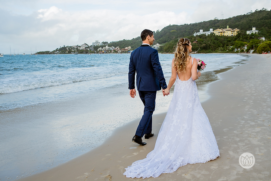 lindo casamento ao ar livre de frente para o mar na pousada dos sonhos em florianópolis (26)