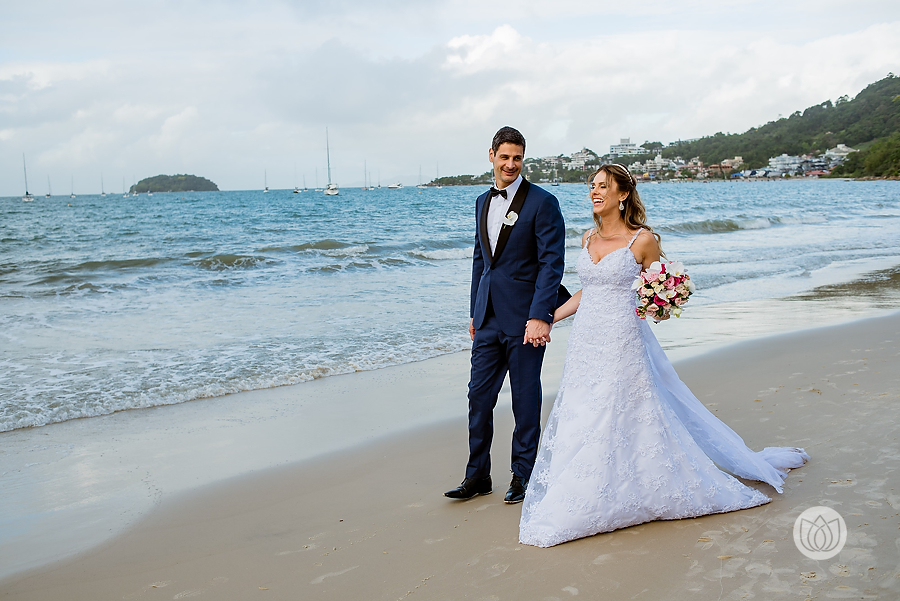 lindo casamento ao ar livre de frente para o mar na pousada dos sonhos em florianópolis (24)