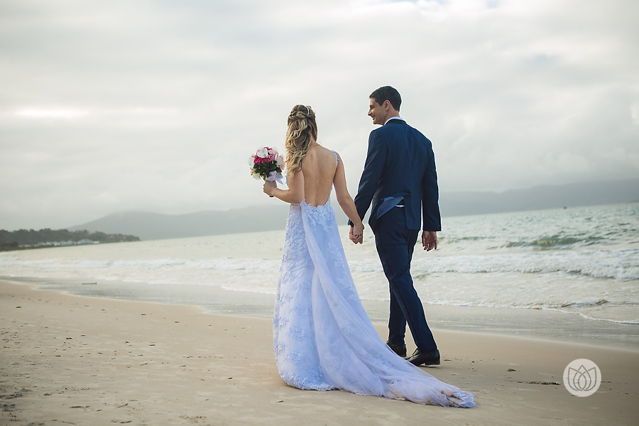 lindo casamento ao ar livre de frente para o mar na pousada dos sonhos em florianópolis (23)
