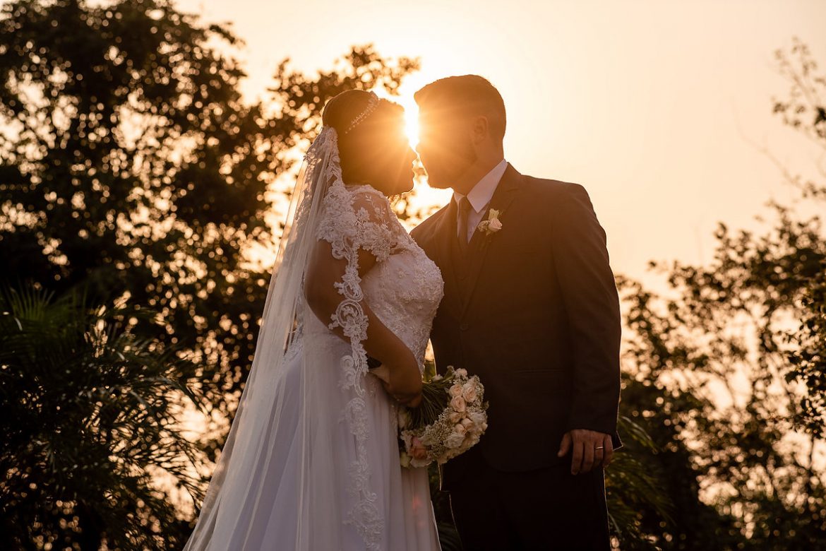 casamento ao por do sol florianópolis, vestido de noiva plus size, mary kuhn alta costura, a fada madrinha cerimonial, kessy bonfante, julio trindade fotografia, sofisticata decoração, por do sol 