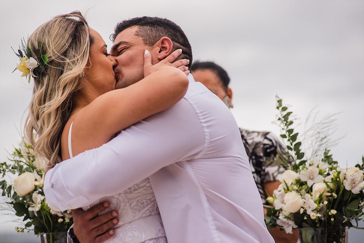 beijo do casal,  mini wedding florianópolis