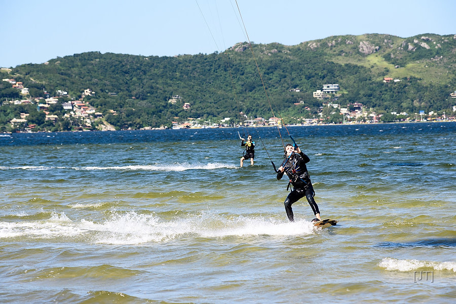 ensaio de casal em florianópolis, casal kite surf lagoa da conceição, julio trindade fotografia de casais (42)