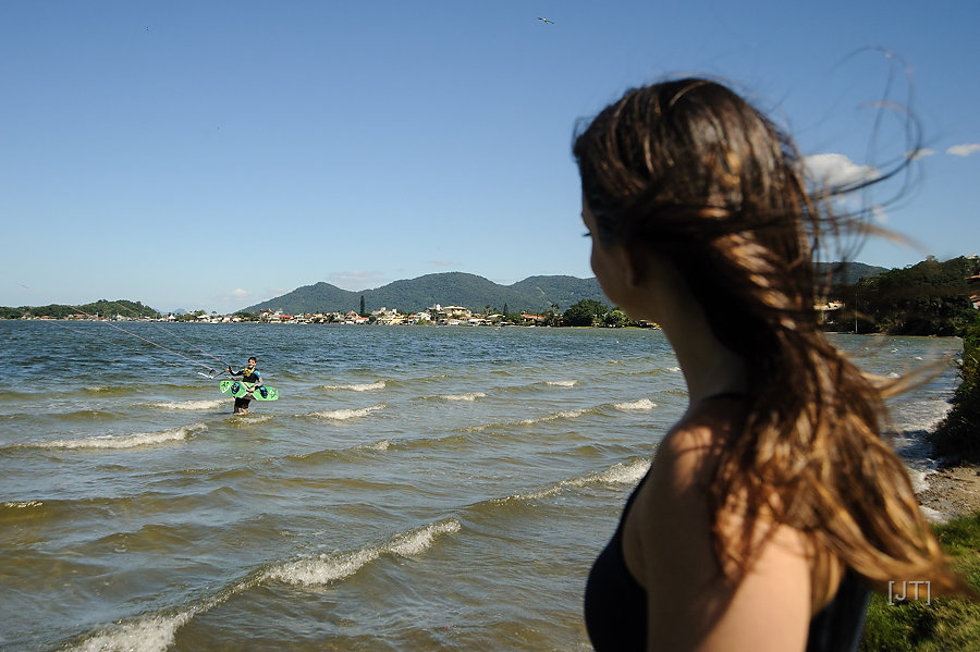 ensaio de casal em florianópolis, casal kite surf lagoa da conceição, julio trindade fotografia de casais (39)