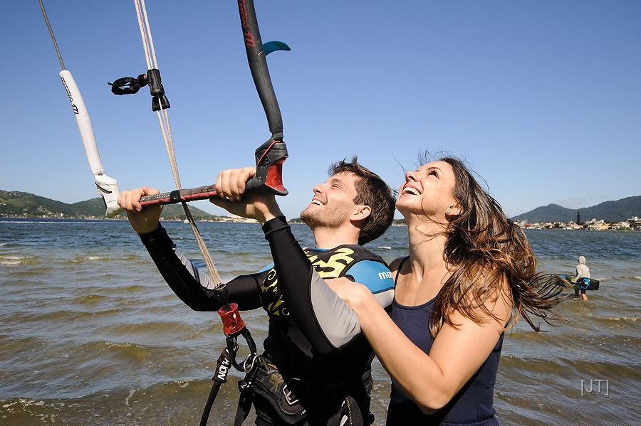 ensaio de casal em florianópolis, casal kite surf lagoa da conceição, julio trindade fotografia de casais (37)