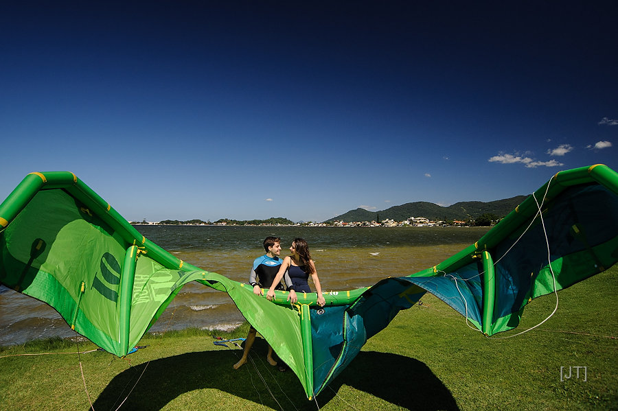 ensaio de casal em florianópolis, casal kite surf lagoa da conceição, julio trindade fotografia de casais (35)