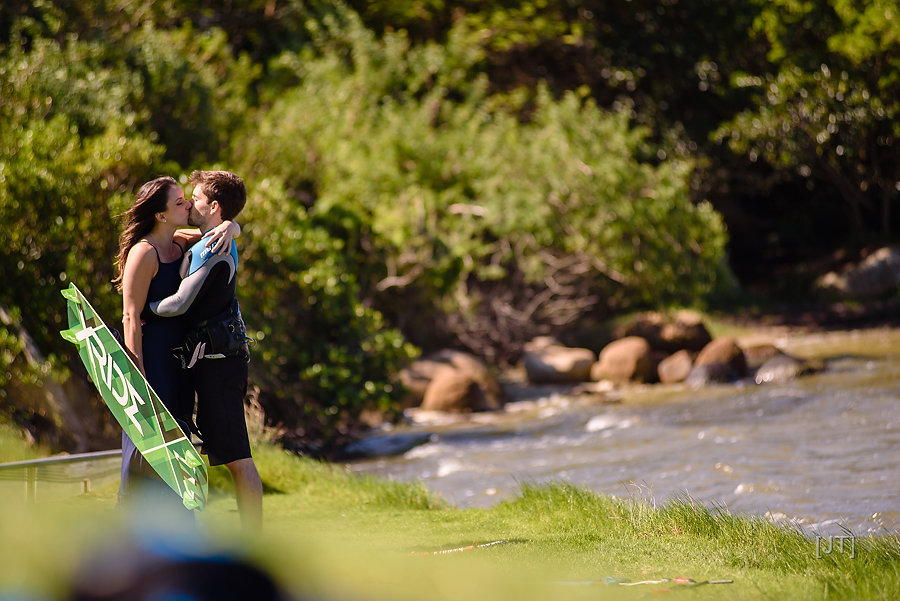 ensaio de casal em florianópolis, casal kite surf lagoa da conceição, julio trindade fotografia de casais (33)