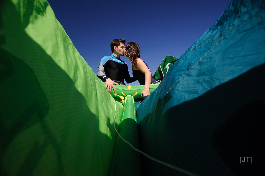 ensaio de casal em florianópolis, casal kite surf lagoa da conceição, julio trindade fotografia de casais (28)