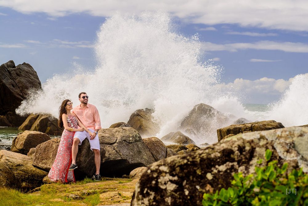 ensaio de casal na praia, pre wedding em florianópolis, julio trindade fotografia, fotos de casal na praia (21)