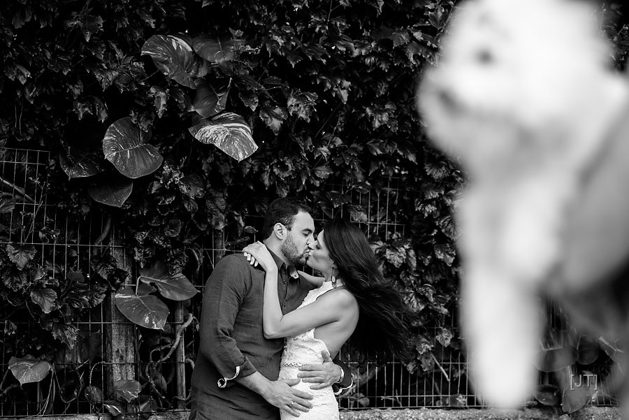 ensaio de casal, beijo, pre wedding em florianópolis, julio trindade fotografia, fotos de casal na praia (2)