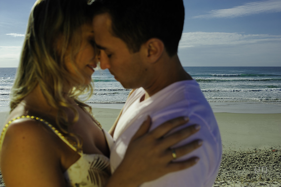 ensaio de casal na praia, ensaio de casal guarda do embaú, julio trindade fotografia, ukelele, nascer do sol (29)