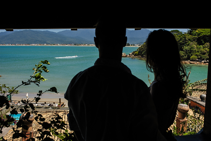 fotografia-ensaios-de-casal-ilha do papagaio_fotos espontaneas florianópolis_ensaio na praia, ilha do papagaio, pre wedding, julio-trindade (3)
