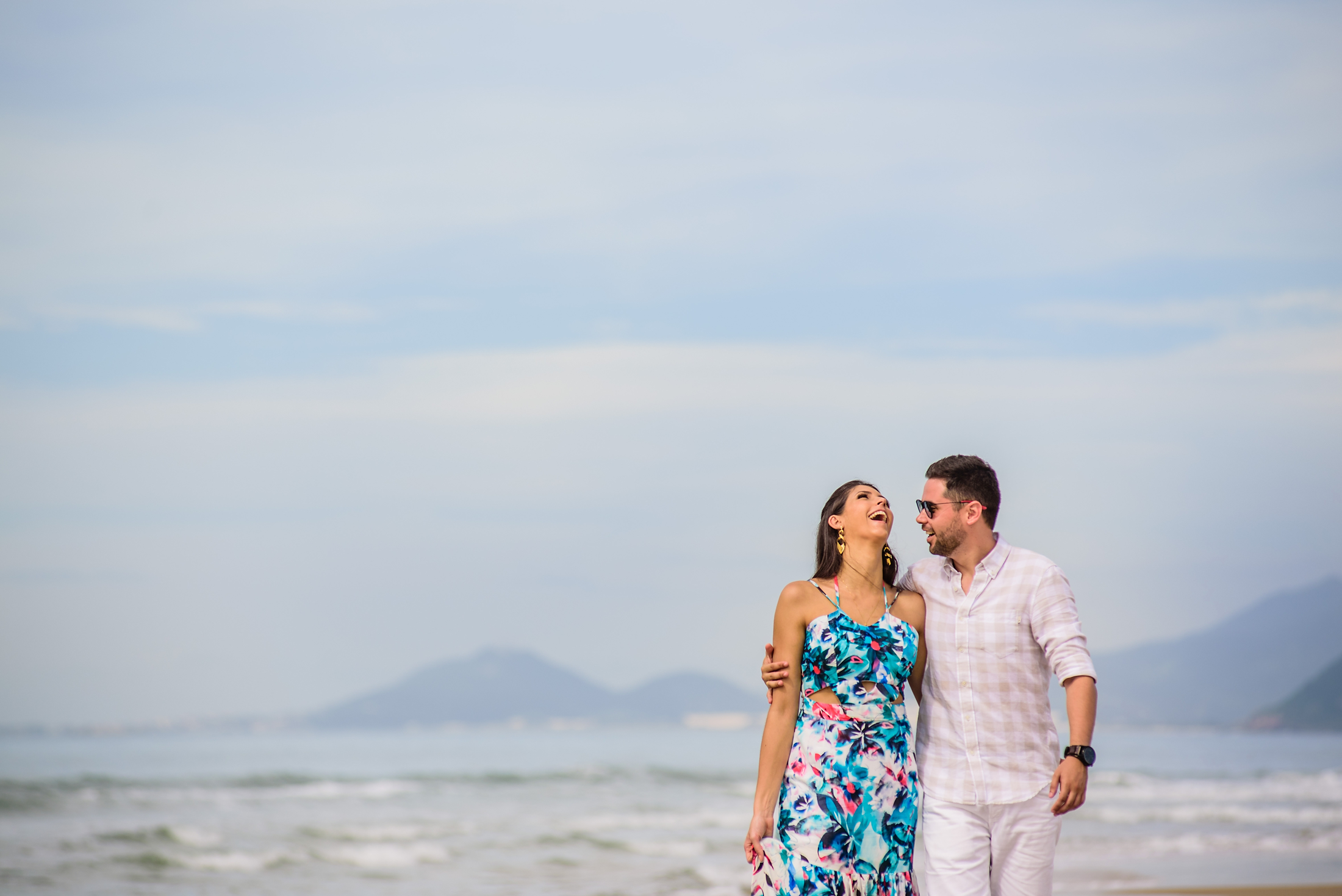 ensaio de casal na praia guarda do embau, julio trindade fotografia florianópolis casamentos