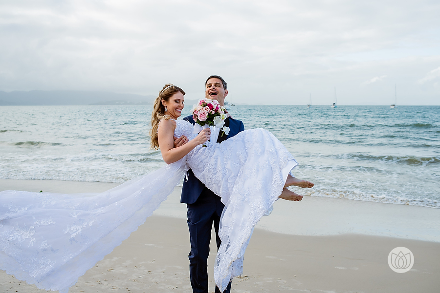 lindo casamento ao ar livre de frente para o mar na pousada dos sonhos em florianópolis (29)