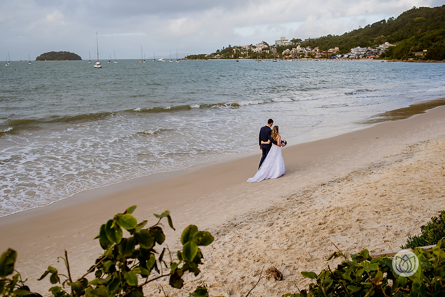 lindo casamento ao ar livre de frente para o mar na pousada dos sonhos em florianópolis (20)