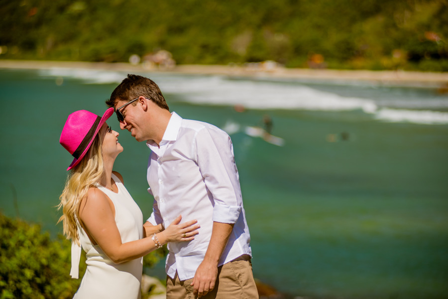 ensaio de casal na praia da armação em florianópolis por julio trindade fotografia de casamentos (31)